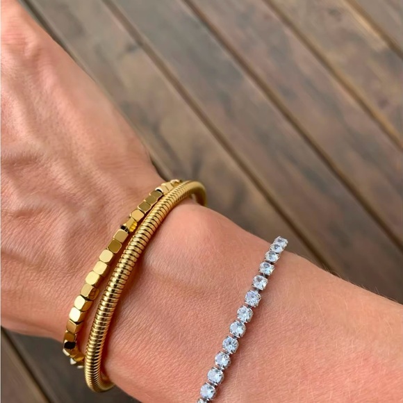 18K PVD Plated Stainless Steel Chain Statement Bracelet Bangle Water Resistan - Picture 2 of 3